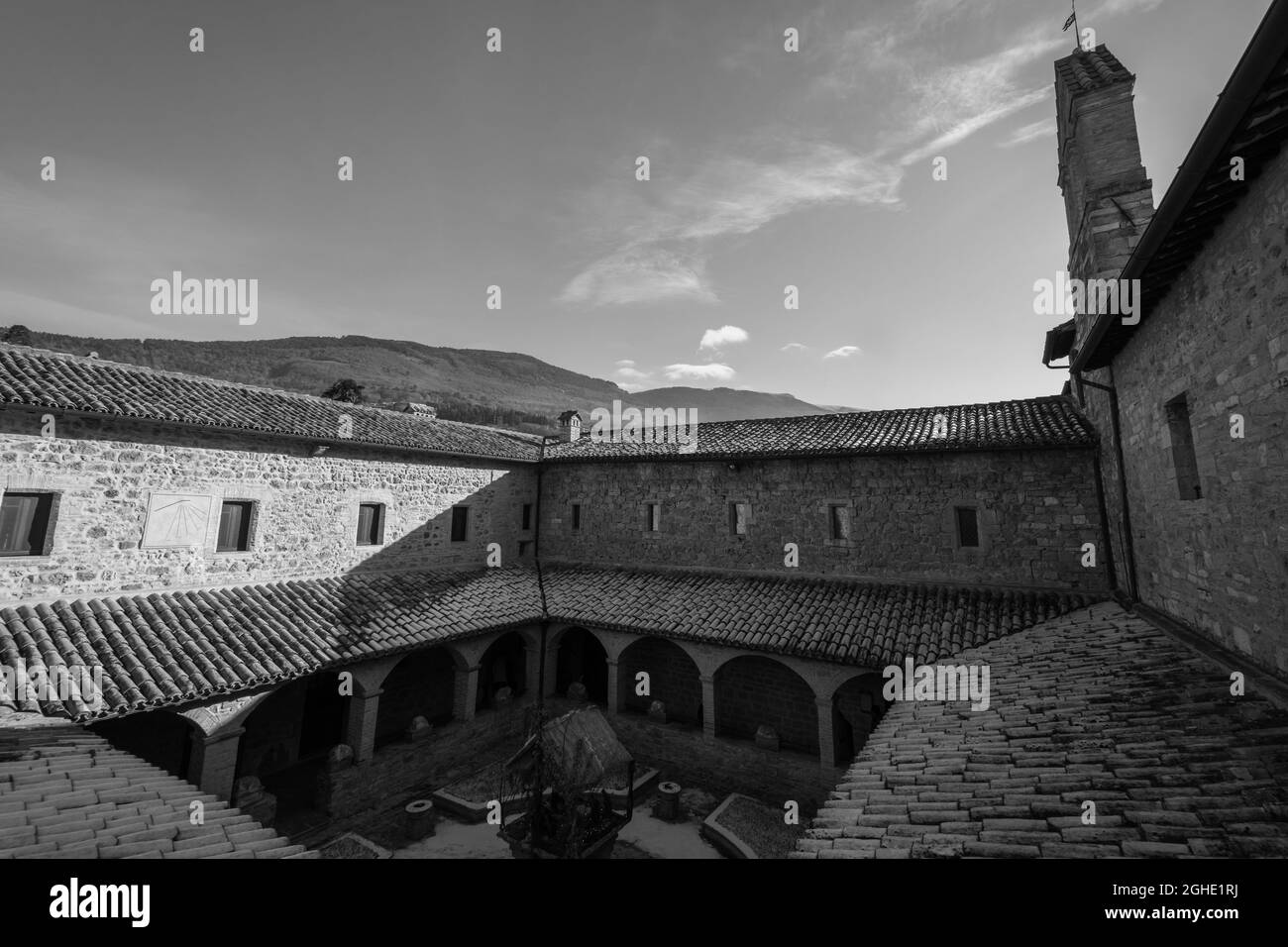 Assise, église de San Damiano. L'église de San Damiano, est l'endroit où Saint Clare est mort et où Saint François a trouvé la conversion. Banque D'Images