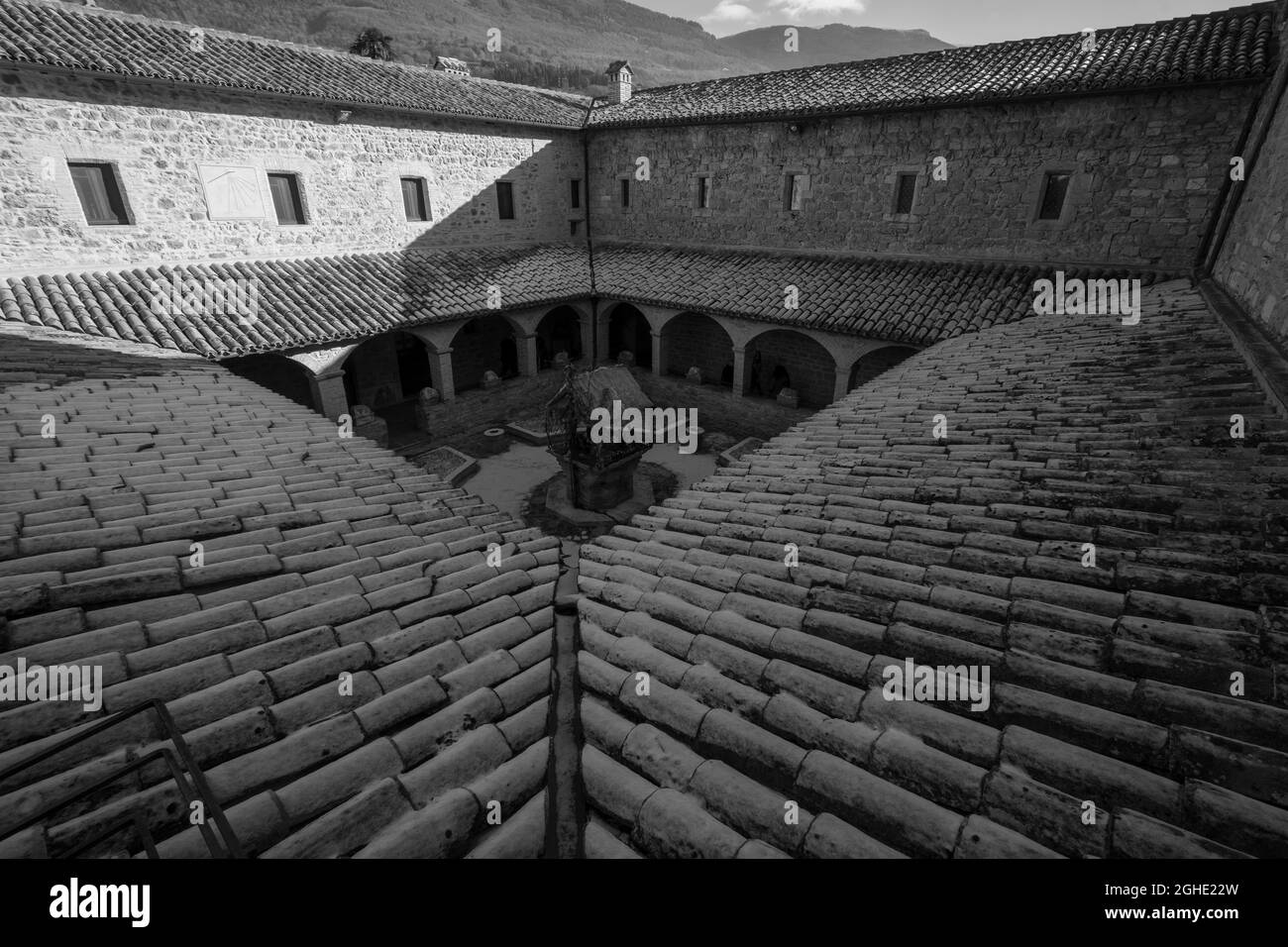 Assise, église de San Damiano. L'église de San Damiano, est l'endroit où Saint Clare est mort et où Saint François a trouvé la conversion. Banque D'Images