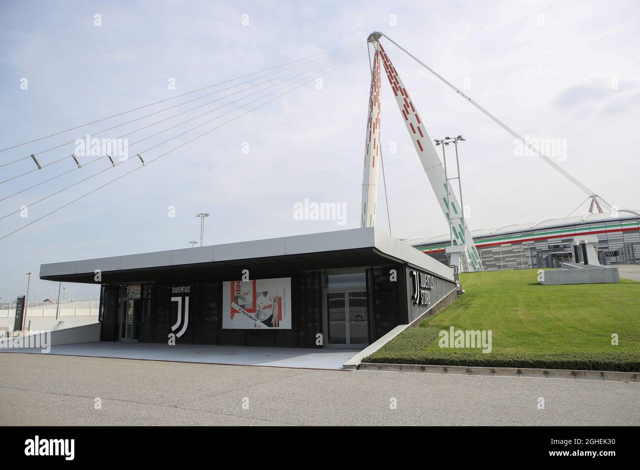 Un magasin officiel de merchandising Juventus photographié sur le terrain du stade avant le match de la série A à l'Allianz Stadium, à Turin. Date de la photo : 21 septembre 2019. Le crédit photo doit être lu : Jonathan Moscrop/Sportimage via PA Images Banque D'Images