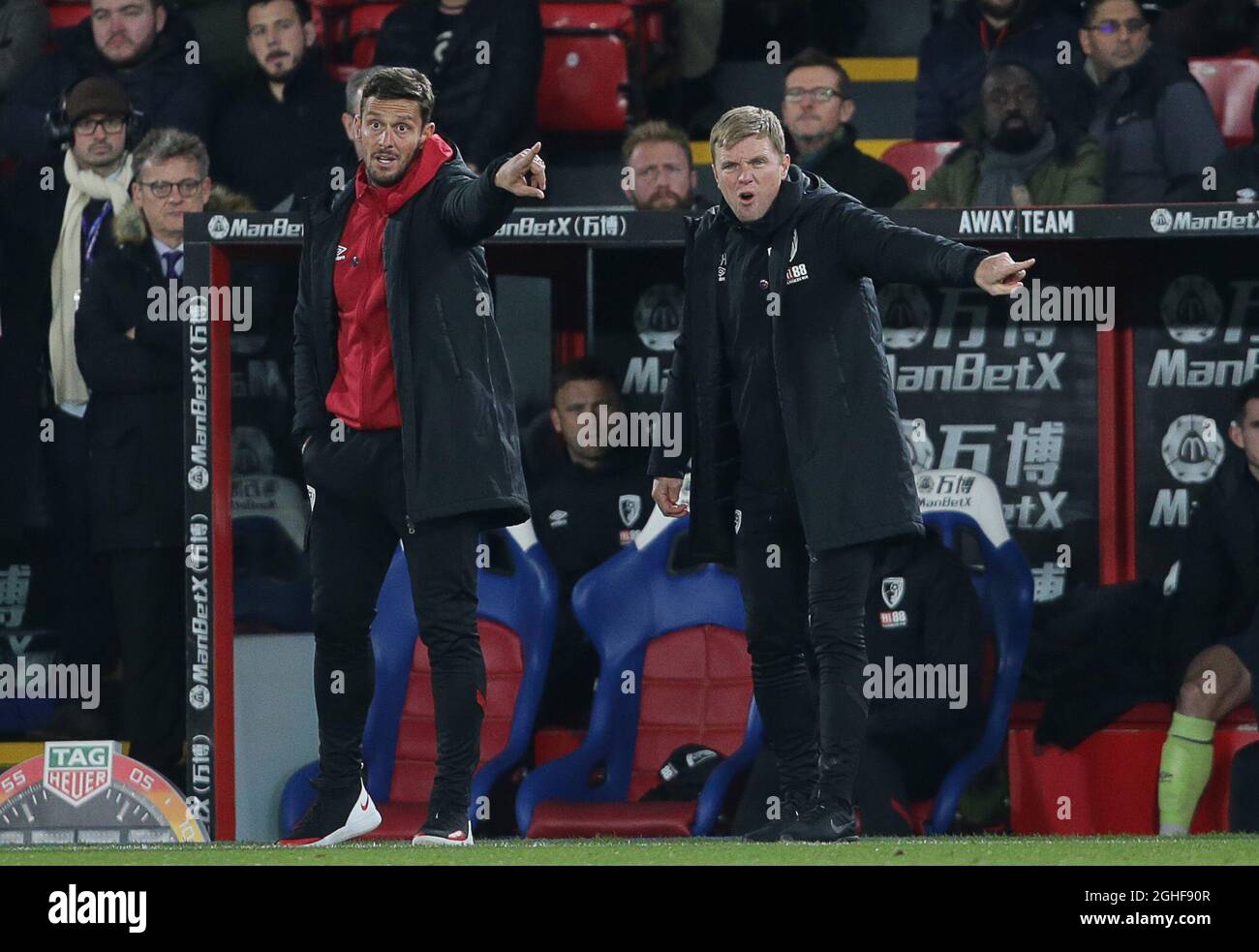 Le gérant de BournemouthÕs Eddie Howe et son adjoint Jason Tindall donnent des commandes à partir de la ligne de contact pendant le match de la Premier League à Selhurst Park, Londres. Date de la photo : 3 décembre 2019. Le crédit photo doit se lire comme suit : Paul Terry/Sportimage via PA Images Banque D'Images