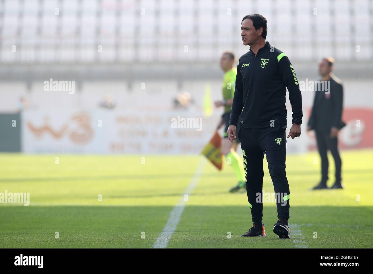 Alessandro Nesta entraîneur en chef de Frosinone Calcioreactes pendant le match de la série B au Stadio Brianteo, Monza. Date de la photo : 7 novembre 2020. Le crédit photo doit être lu : Jonathan Moscrop/Sportimage via PA Images Banque D'Images