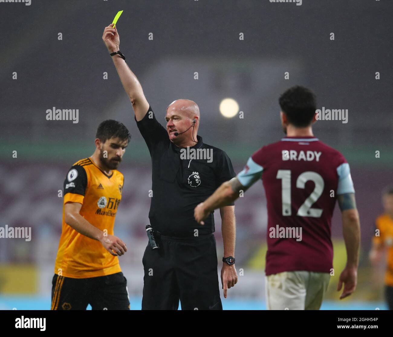 Arbitre Lee Mason lors du match de la Premier League à Turf Moor, Burnley. Date de la photo : 21 décembre 2020. Le crédit photo doit se lire comme suit : Simon Bellis/Sportimage via PA Images Banque D'Images