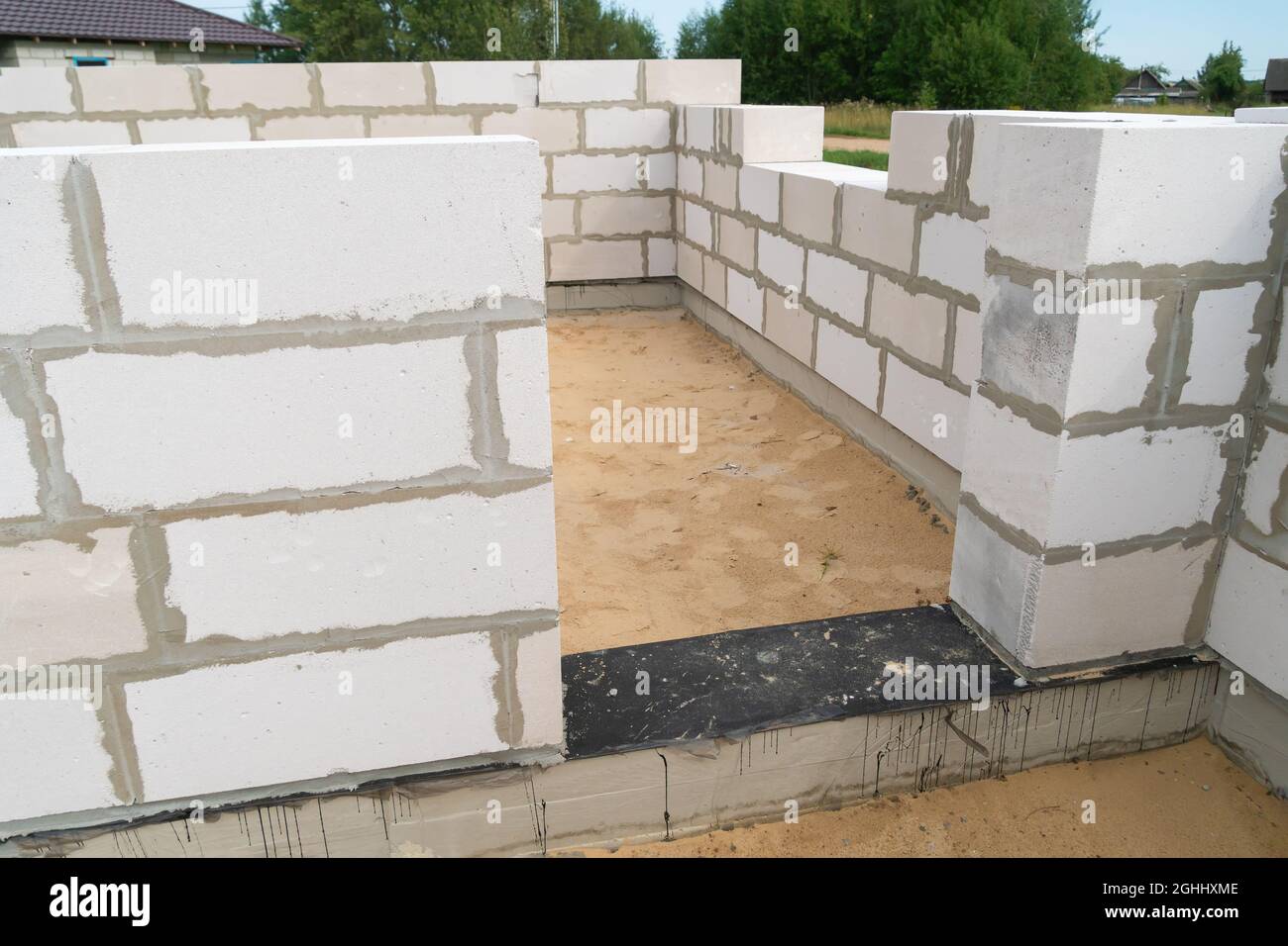 Chantier d'une maison en blocs de béton cellulaire, les murs de la maison.  Concept de construction d'une maison Photo Stock - Alamy