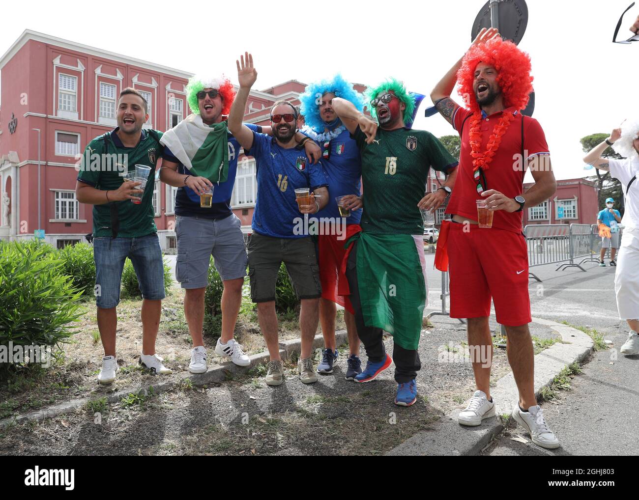 Rome, Italie, 20 juin 2021. Italie fans devant le stade lors du match des Championnats d'Europe de l'UEFA au Stadio Olimpico, Rome. Le crédit photo devrait se lire: Jonathan Moscrop / Sportimage Banque D'Images