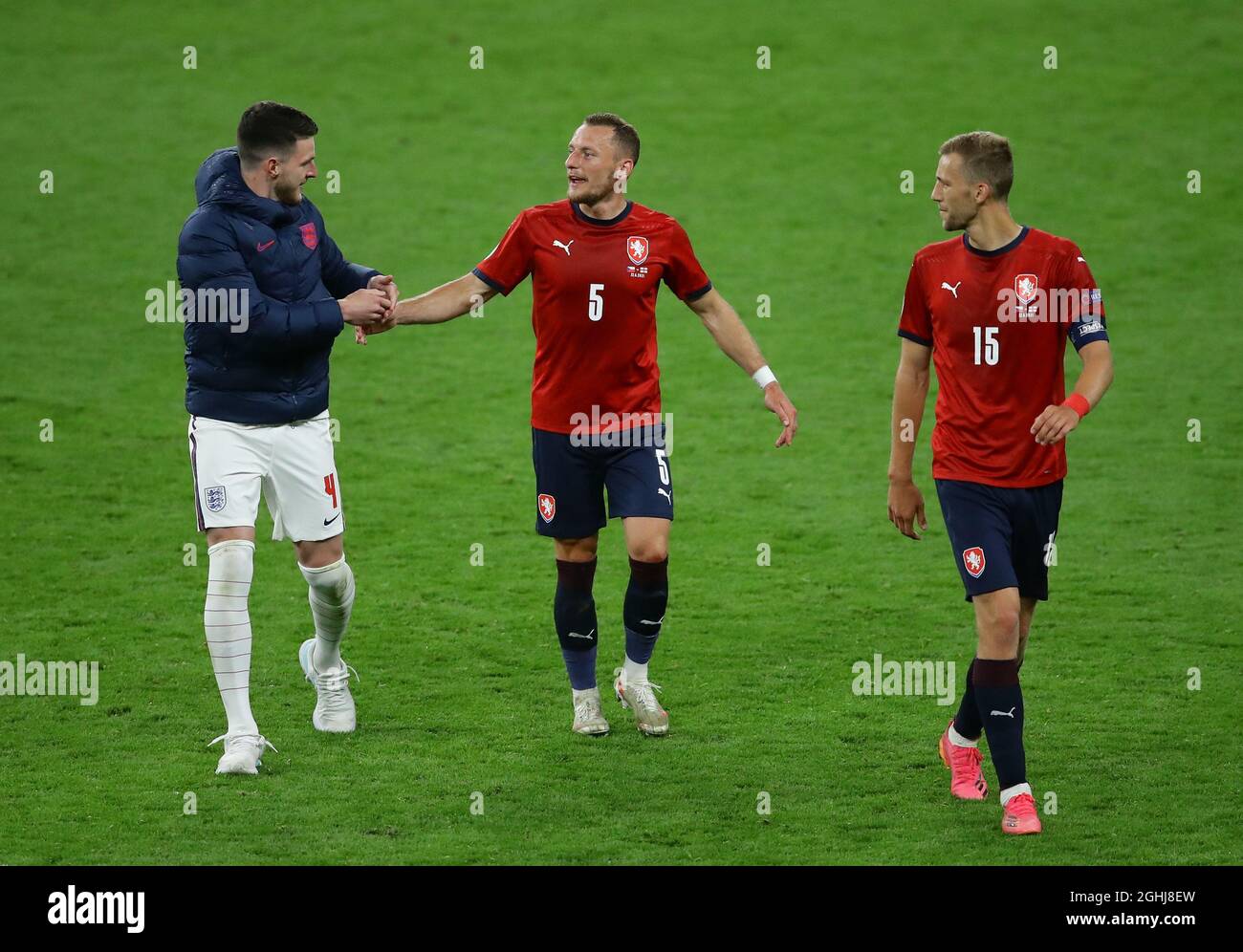 Londres, Angleterre, 22 juin 2021. Declan Rice d'Angleterre et Vladimir Coufal et Tomas Soucek de République tchèque lors du match des Championnats d'Europe de l'UEFA au stade Wembley, Londres. Le crédit photo devrait se lire: David Klein / Sportimage via PA Images Banque D'Images