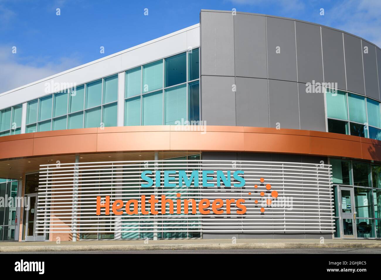 Issaquah, WA, Etats-Unis - 06 septembre 2021 ; nom de Siemens Healthineers au site d'Issaquah Washington aux Etats-Unis. Le bâtiment moderne s'élève Banque D'Images