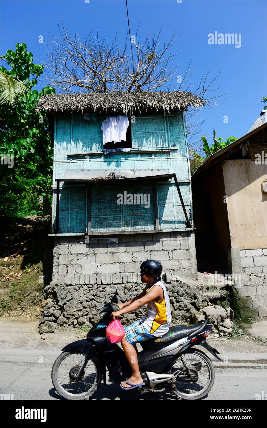 Vieilles maisons en bois à Boracay, aux Philippines. Banque D'Images