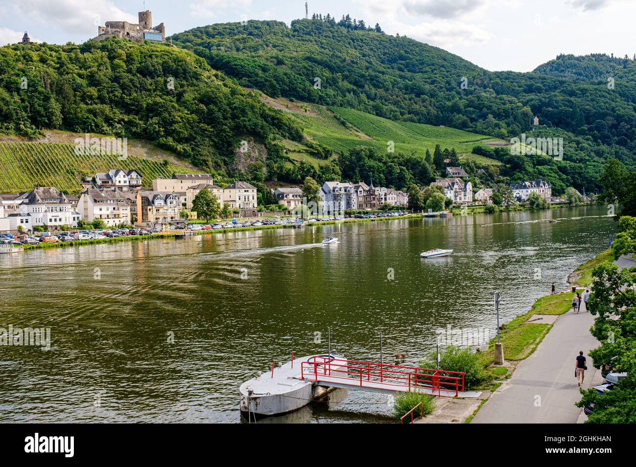 Bernkastel-Kues est une ville de la moyenne Moselle Banque D'Images