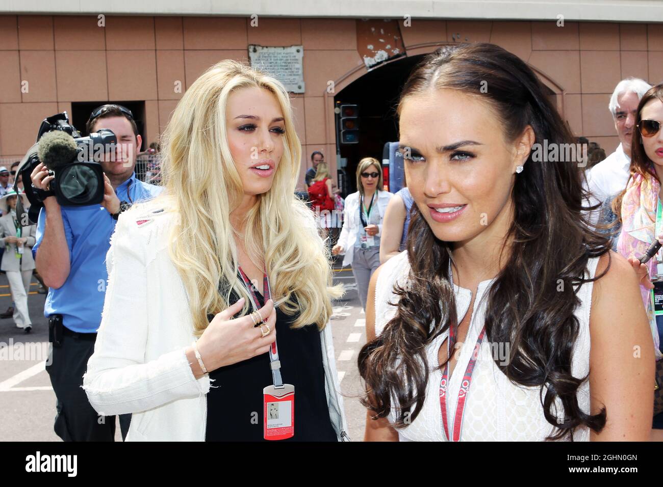 (De gauche à droite): Petra Ecclestone (GBR) avec Tamara Ecclestone (GBR). Banque D'Images