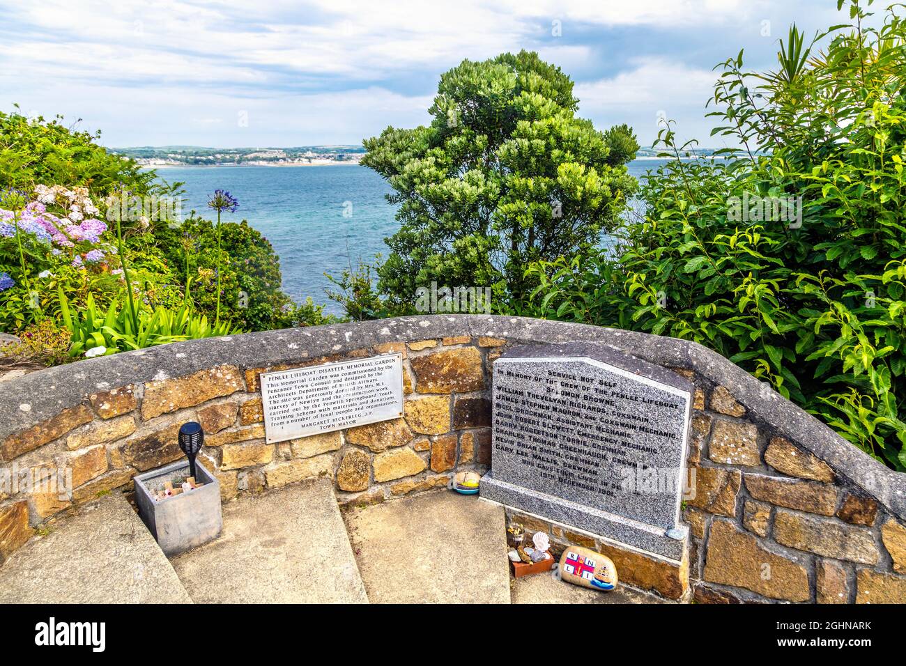 Penlee Lifeboat Disaster Memorial Garden entre Newlyn et Mousehole, Penwith, Cornwall, Royaume-Uni Banque D'Images