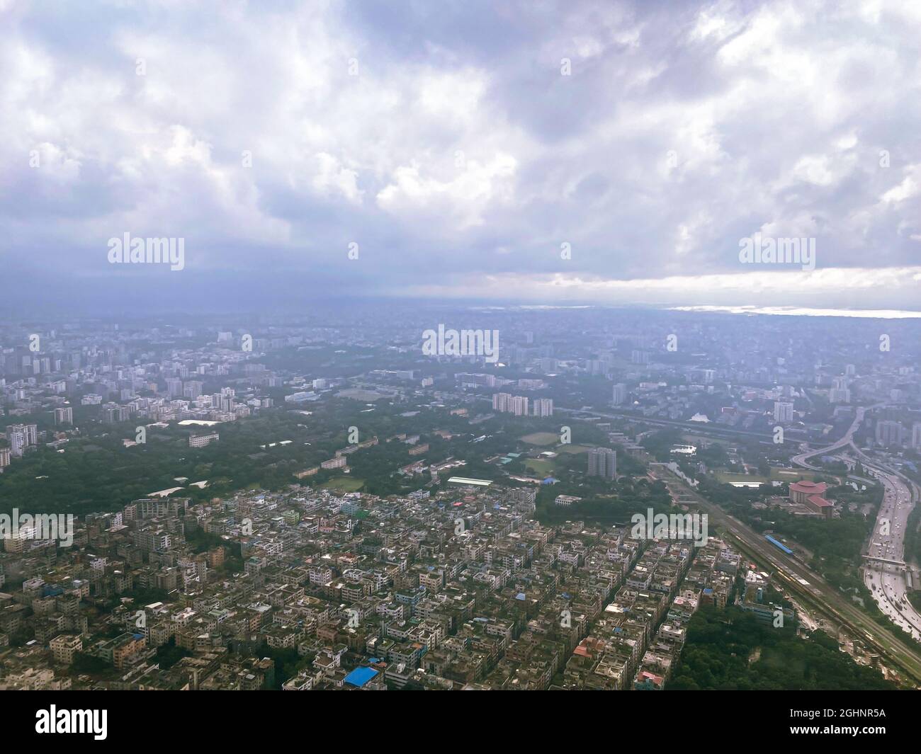 Dhaka ville d'en haut , près des nuages . Banque D'Images