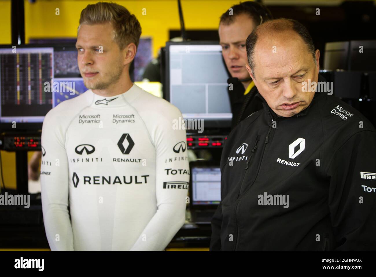 Kevin Magnussen (DEN) Renault Sport F1 Team avec Frederic Vasseur (FRA) Renault Sport F1 Team Directeur de course. 29.10.2016. Championnat du monde de Formule 1, Rd 19, Grand Prix mexicain, Mexico, Mexique, Jour de qualification. Le crédit photo doit être lu : images XPB/Press Association. Banque D'Images