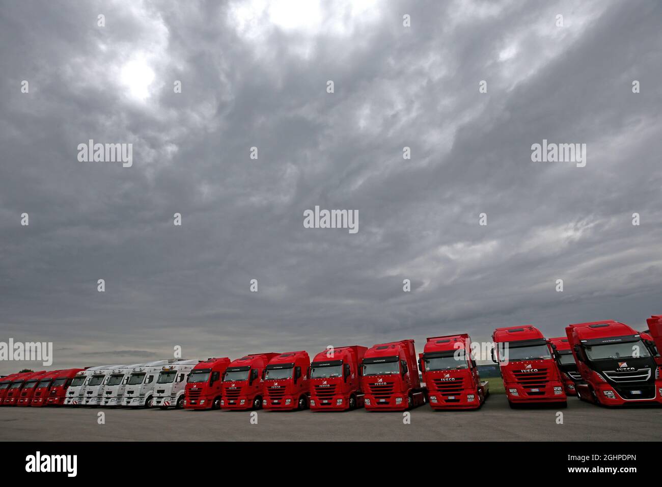Camions F1. 13.07.2017. Championnat du monde de Formule 1, Rd 10, Grand Prix de Grande-Bretagne, Silverstone, Angleterre, Journée de préparation. Le crédit photo doit être lu : images XPB/Press Association. Banque D'Images