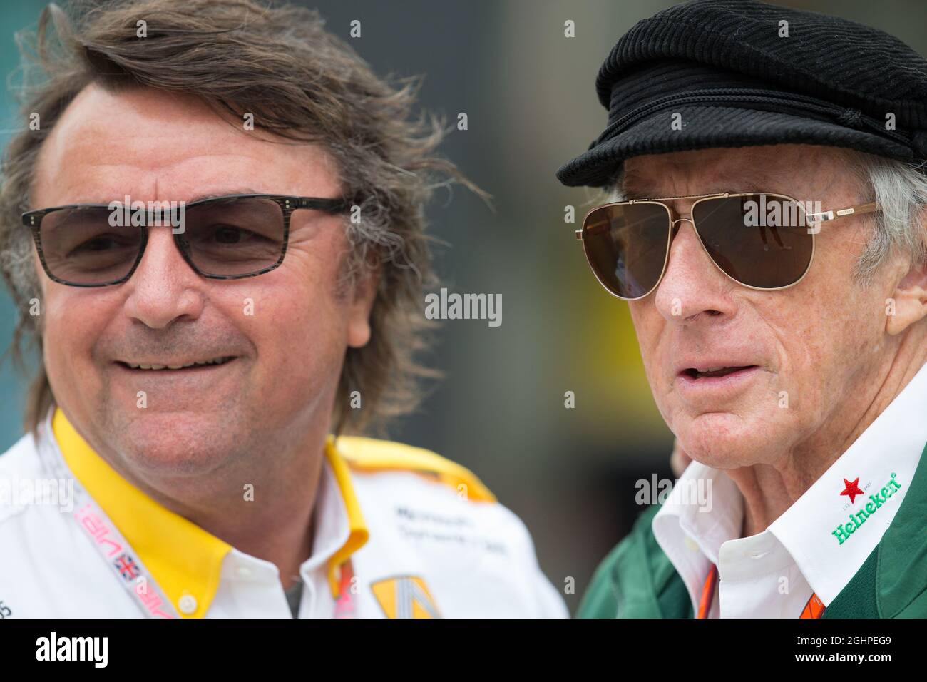 (De gauche à droite) : René Arnoux (FRA) avec Jackie Stewart (GBR). 16.07.2017. Championnat du monde de Formule 1, Rd 10, Grand Prix de Grande-Bretagne, Silverstone, Angleterre, Jour de la course. Le crédit photo doit être lu : images XPB/Press Association. Banque D'Images