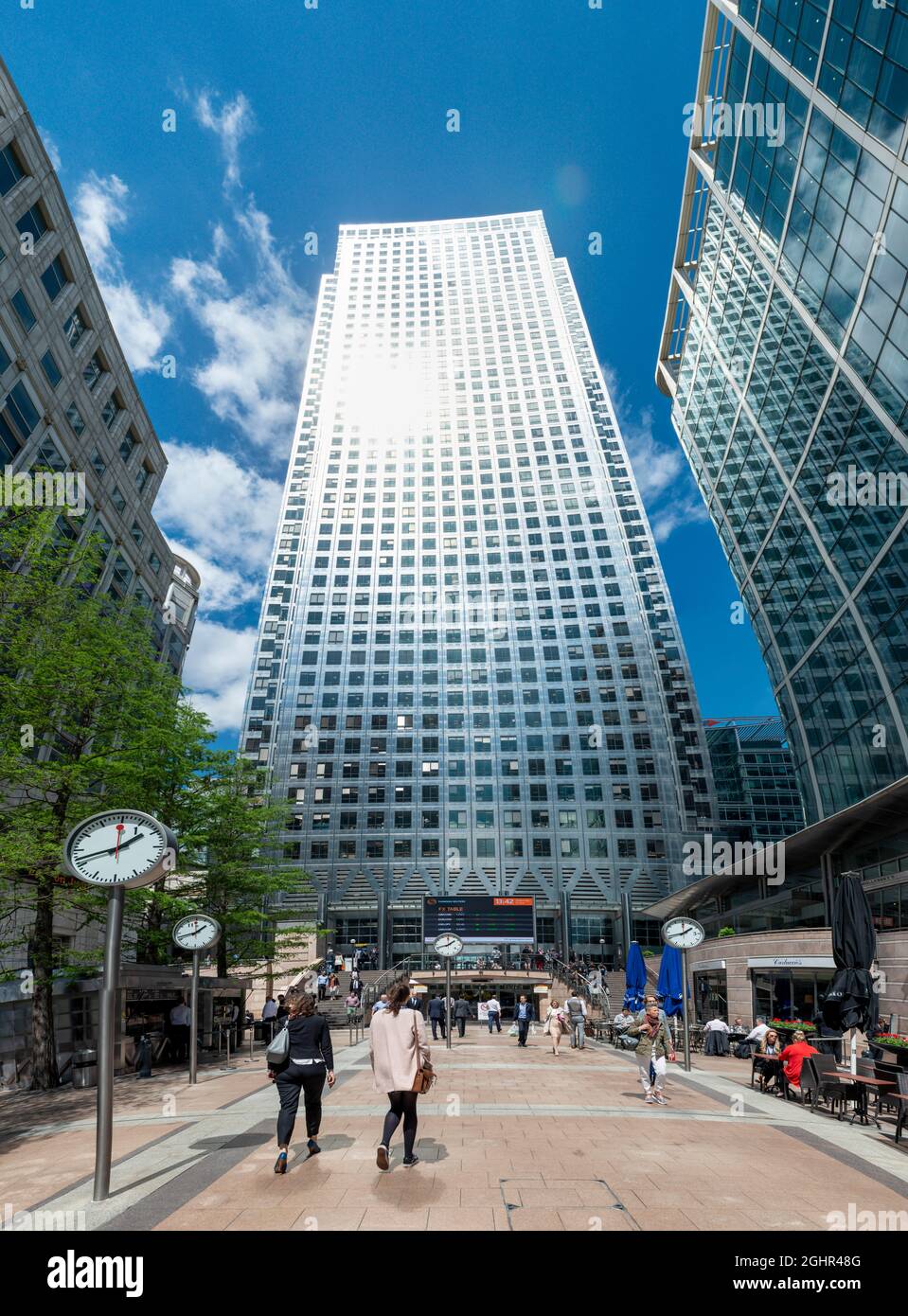 Bâtiment de grande hauteur à One Canada Square, Canary Wharf, Londres, Angleterre, Royaume-Uni Banque D'Images