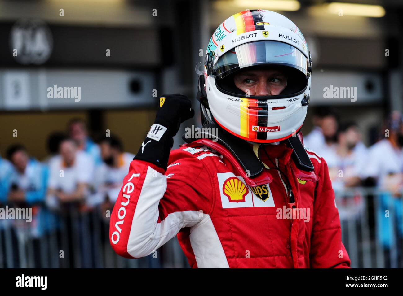 Sebastian Vettel (GER) Ferrari célèbre sa position de pôle dans la qualification du parc ferme. 28.04.2018. Championnat du monde de Formule 1, Rd 4, Grand Prix d'Azerbaïdjan, circuit de rue de Bakou, Azerbaïdjan, Jour de qualification. Le crédit photo doit être lu : images XPB/Press Association. Banque D'Images
