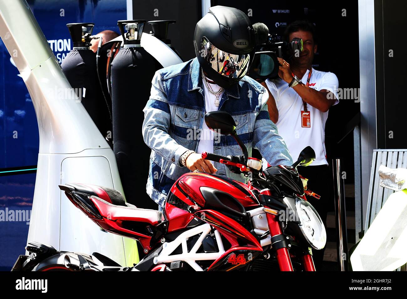 Lewis Hamilton (GBR) Mercedes AMG F1 avec son MV Agusta F4 LH44. 23.05.2018. Championnat du monde de Formule 1, Rd 6, Grand Prix de Monaco, Monte Carlo, Monaco, Journée de préparation. Le crédit photo doit être lu : images XPB/Press Association. Banque D'Images