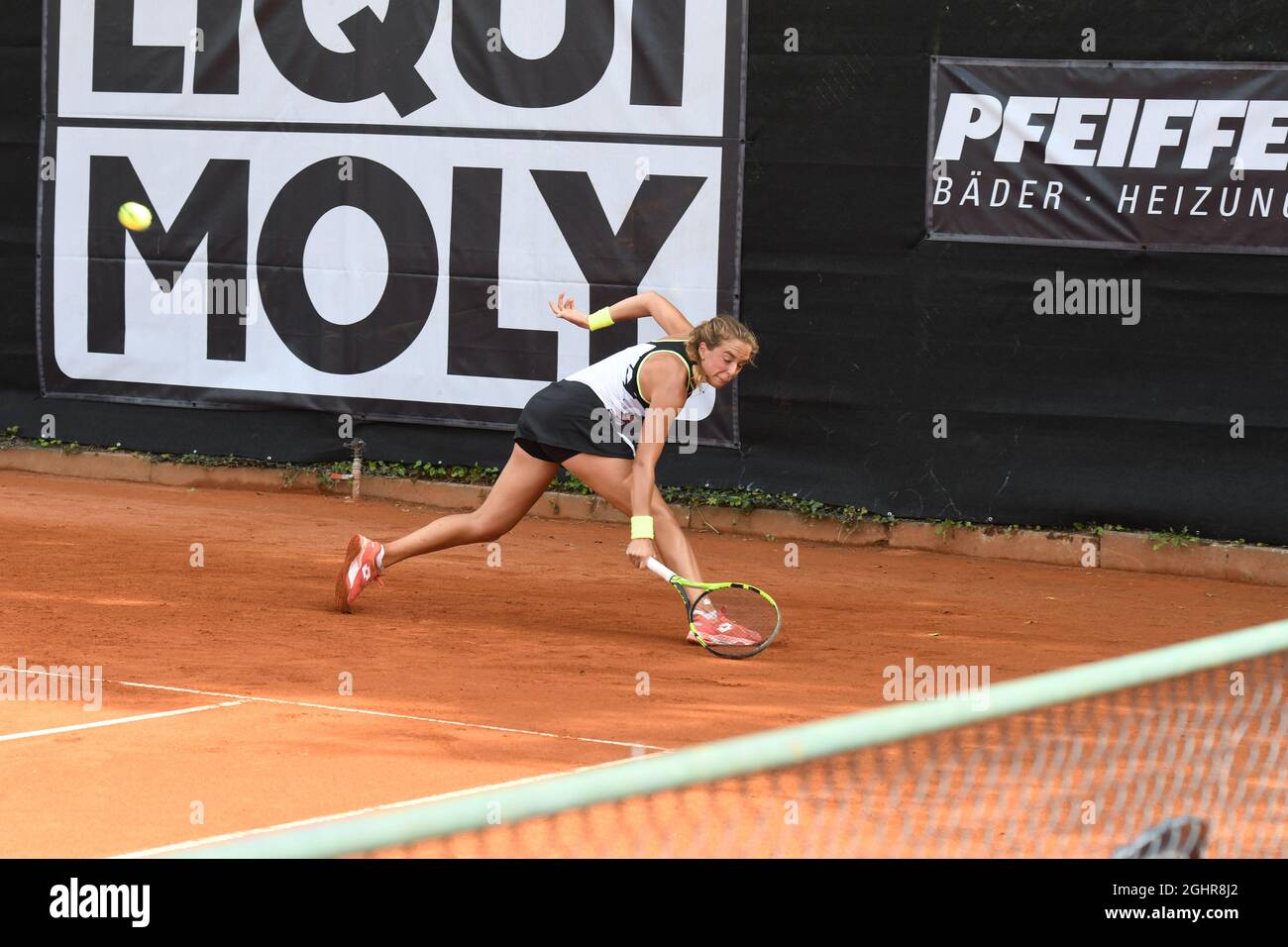 Liqui Moly Open 2021 Karlsruhe Tag eins, tennis WTA Turnier Kader Nouni Banque D'Images