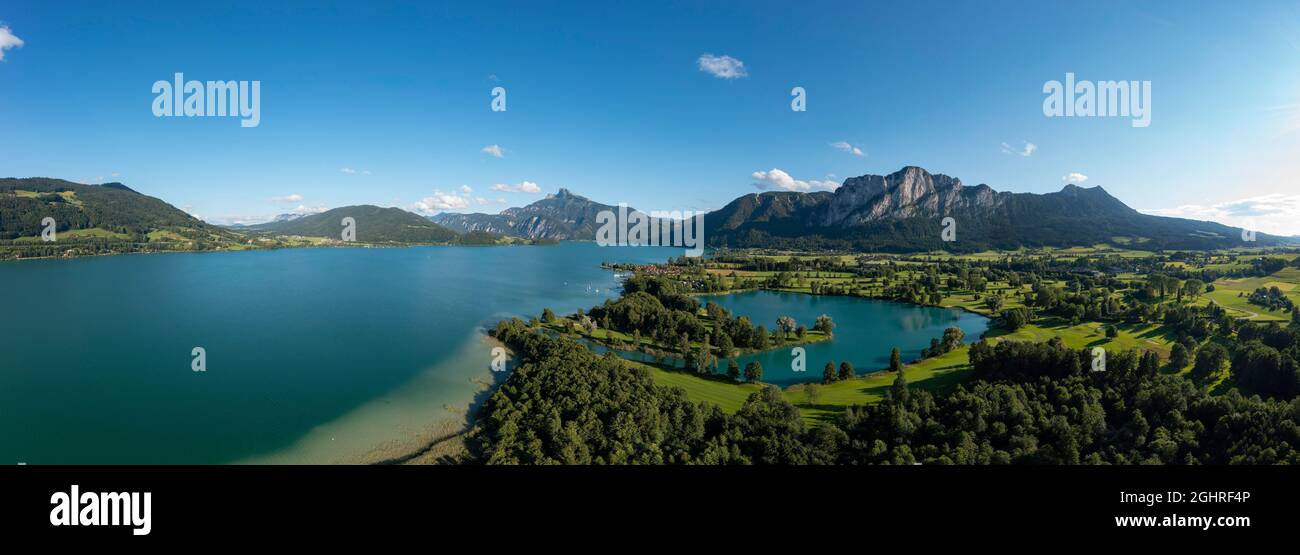 Tir de drone, vue panoramique du Golf Club am Mondsee, Mondsee, Mondseeland, Salzkammergut, haute-Autriche, Autriche Banque D'Images