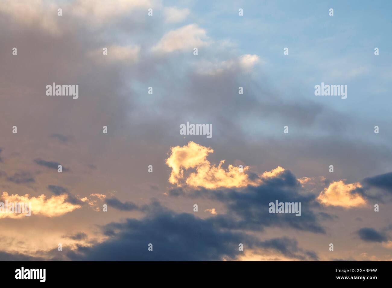 Nuages avec rayons de soleil, Suisse Banque D'Images