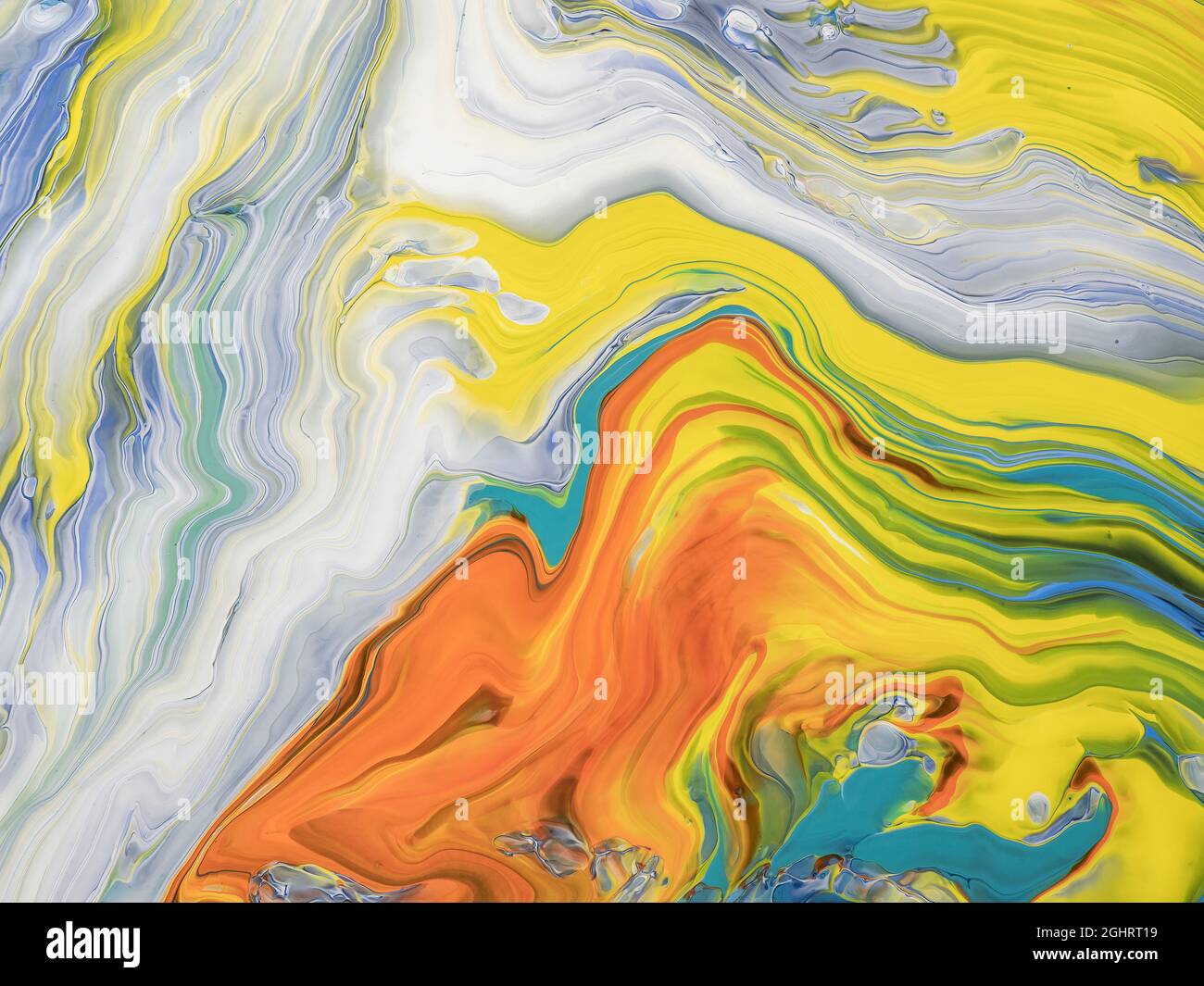 Image abstraite de diverses couleurs de peinture acrylique mélangées utilisation d'une technique de déverstage de peinture Banque D'Images