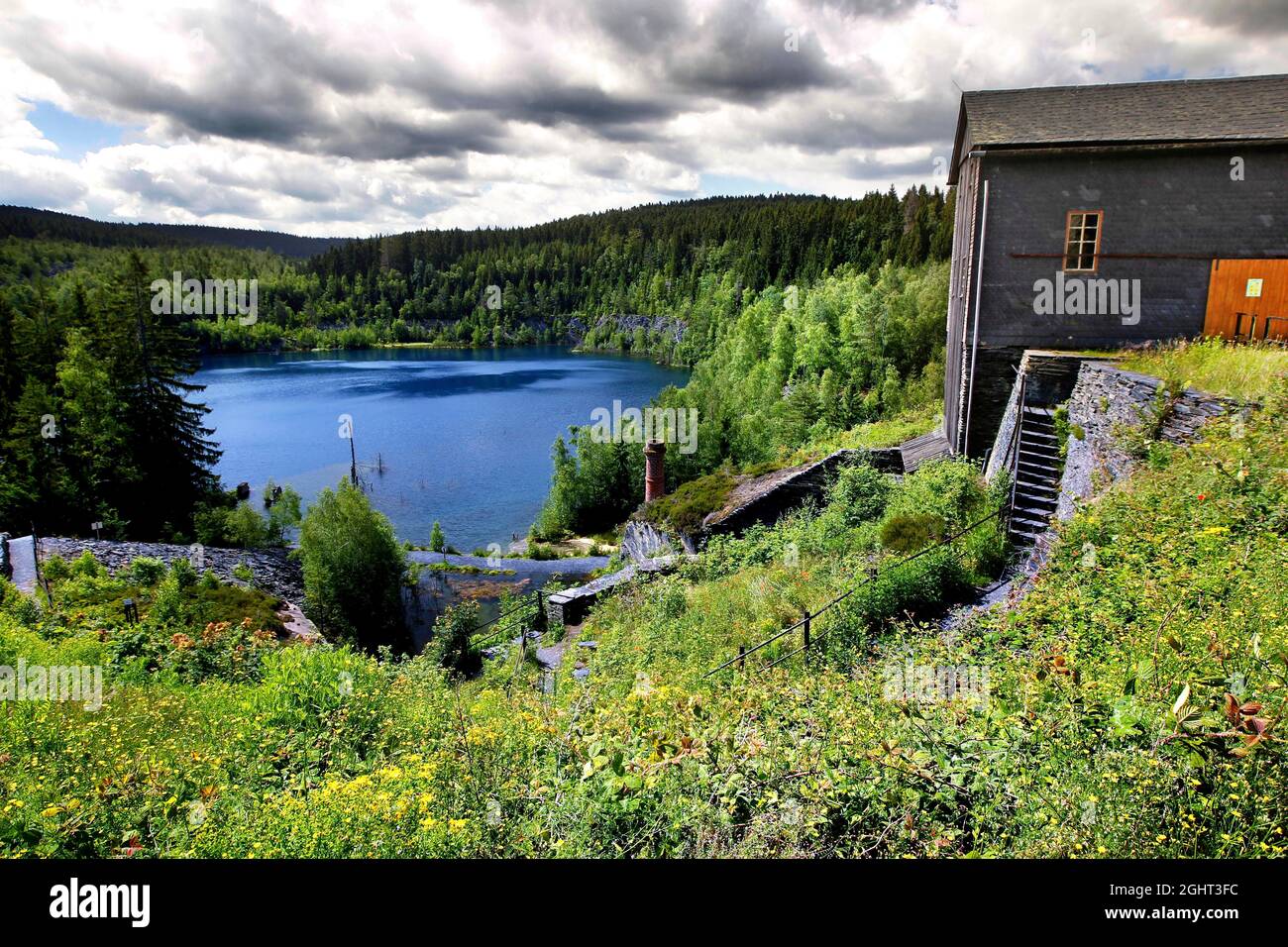 L'usine de Goepeschachtl et la mine d'opencast inondée, la mine d'ardoise opencast historique, l