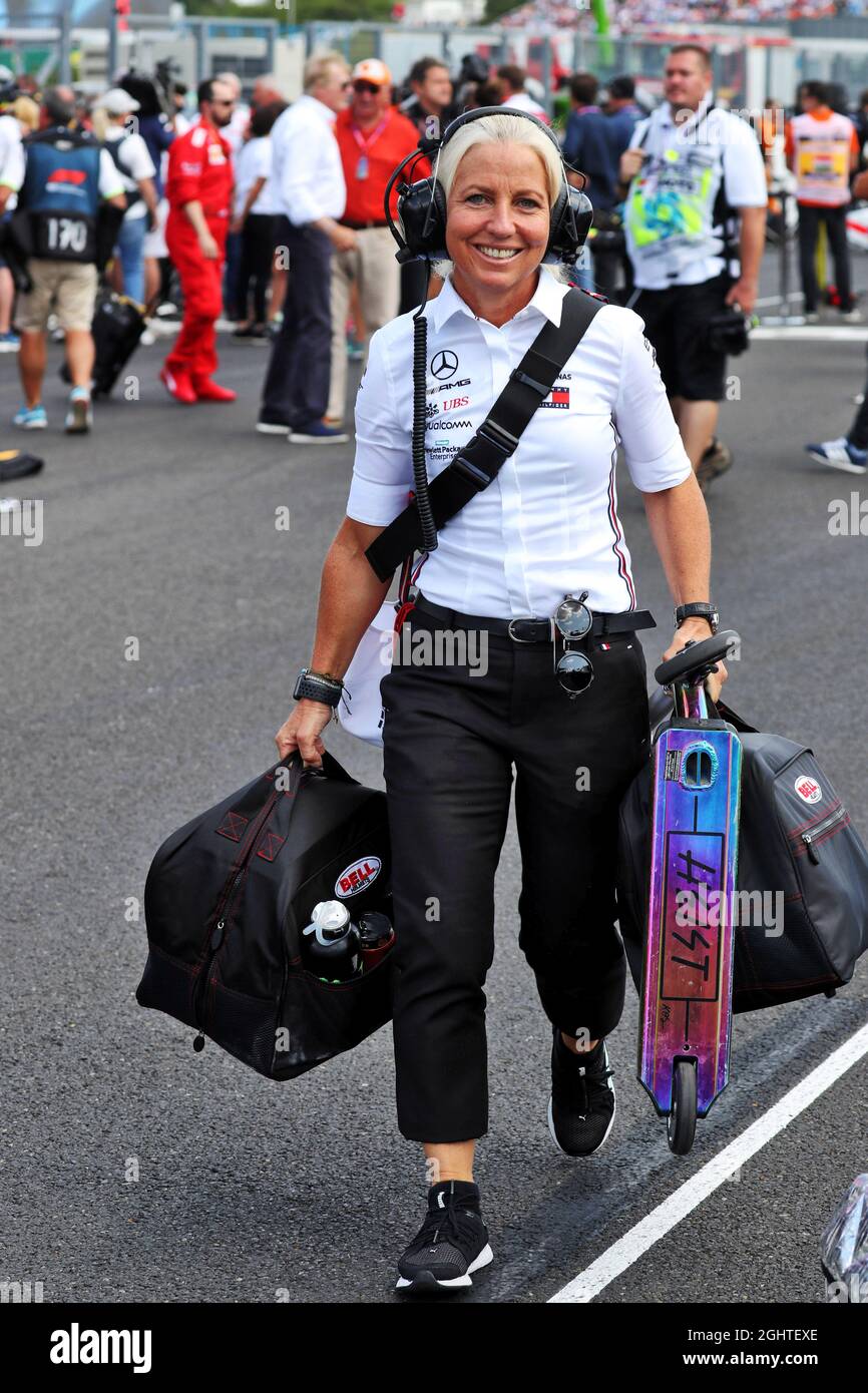 Angela Cullen (NZL) Mercedes AMG F1 physiothérapeute sur la grille. 04.08.2019. Championnat du monde de Formule 1, Rd 12, Grand Prix de Hongrie, Budapest, Hongrie, Jour de la course. Le crédit photo doit être lu : images XPB/Press Association. Banque D'Images