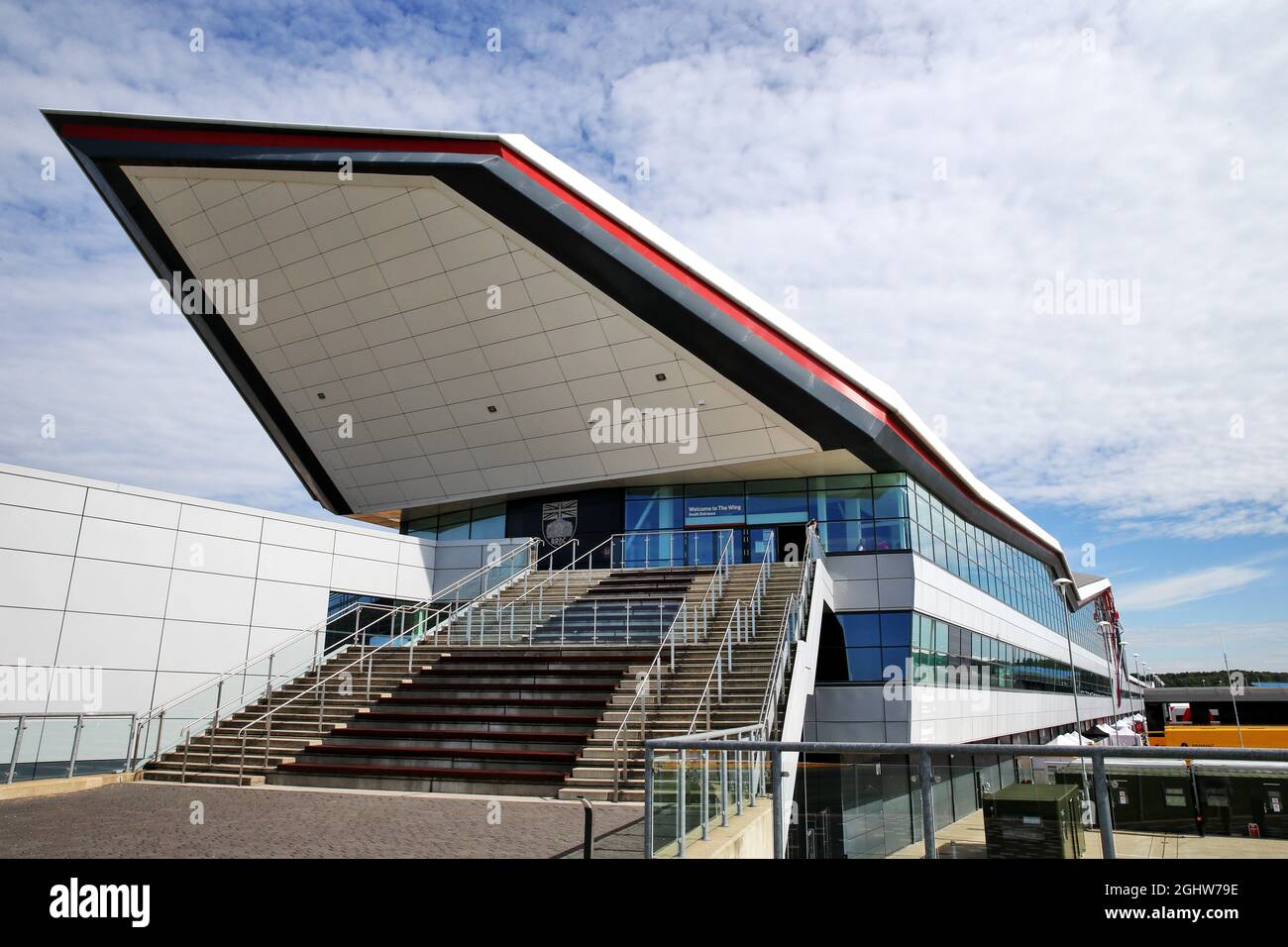 Ambiance de paddock - le bâtiment de l'aile. 30.07.2020. Championnat du monde de Formule 1, Rd 4, Grand Prix de Grande-Bretagne, Silverstone, Angleterre, Journée de préparation. Le crédit photo doit être lu : images XPB/Press Association. Banque D'Images