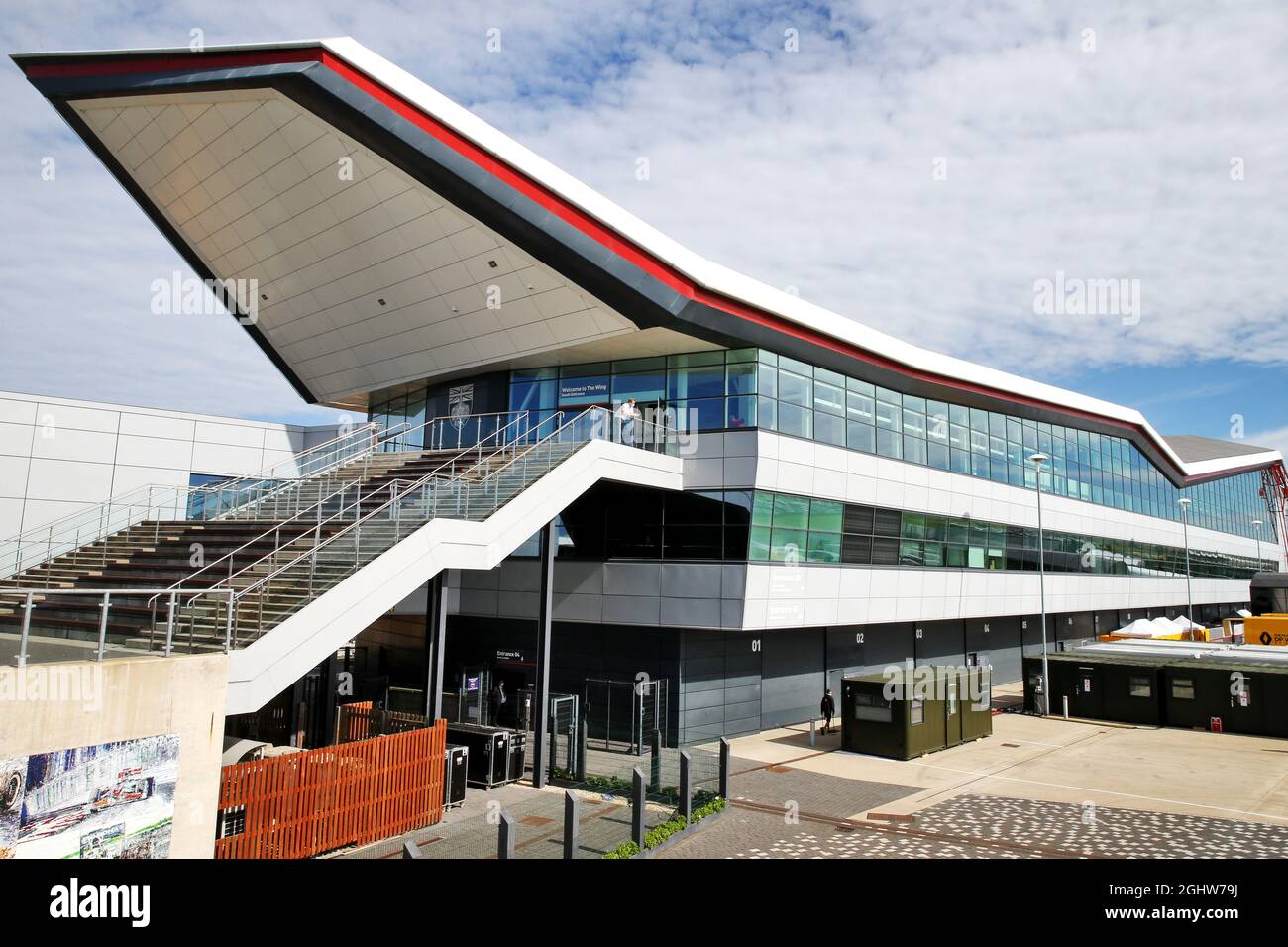 Ambiance de paddock - le bâtiment de l'aile. 30.07.2020. Championnat du monde de Formule 1, Rd 4, Grand Prix de Grande-Bretagne, Silverstone, Angleterre, Journée de préparation. Le crédit photo doit être lu : images XPB/Press Association. Banque D'Images