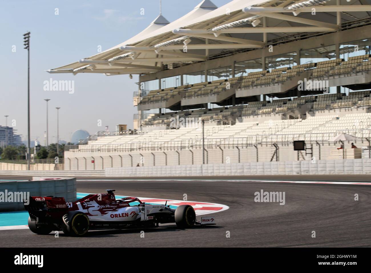 Callum Ilott (GBR) pilote d'essai du C39 Alfa Romeo Racing. 15.12.2020. Test de formule 1, circuit Yas Marina, Abu Dhabi, mardi. Le crédit photo doit être lu : images XPB/Press Association. Banque D'Images