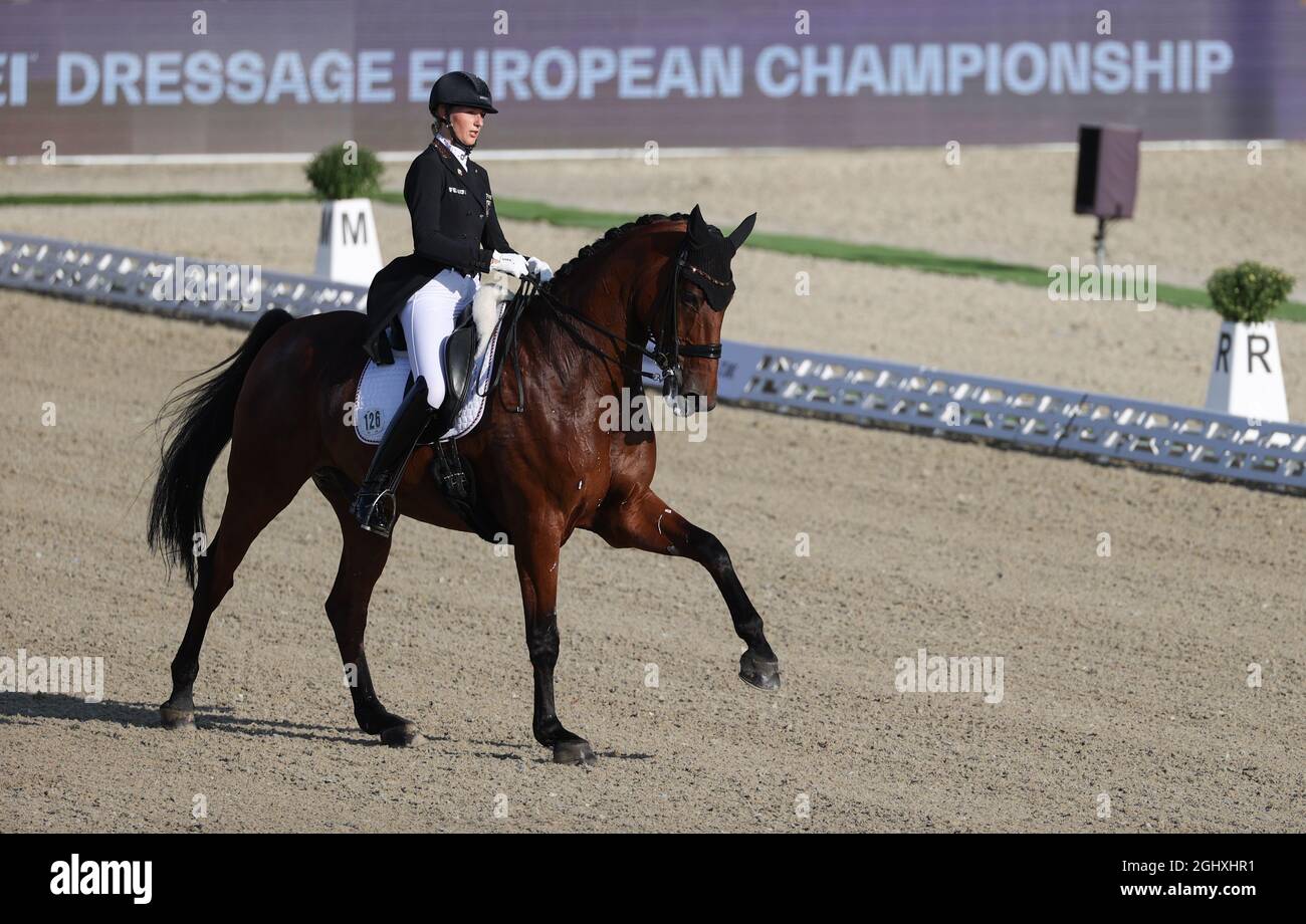 Hagen A..W., Allemagne. 07septembre 2021. Sport équestre: Championnat d'Europe U25, dressage. Le cavalier Ellen Richter (Allemagne) passe par Vinay NRW. Richter a déjà remporté les championnats allemands U25. Credit: Friso Gentsch/dpa/Alay Live News Banque D'Images