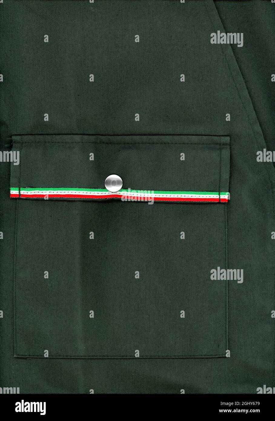 Veste militaire italienne verte avec drapeau de l'Italie Banque D'Images