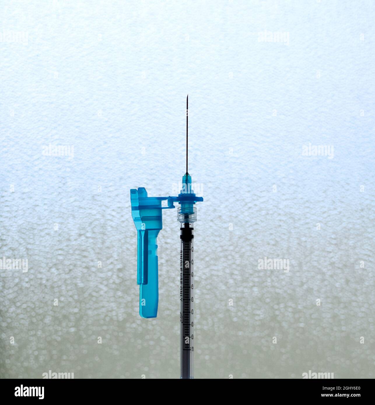 L'administration du vaccin Covid-19 est actuellement un sujet très chauffé. Banque D'Images