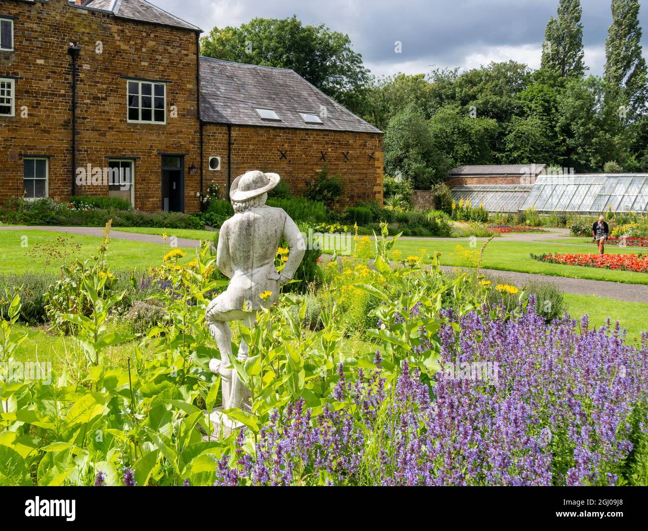 Le jardin clos, Delapre Abbey, on a sunny Summer 's day : Northampton, Royaume-Uni Banque D'Images