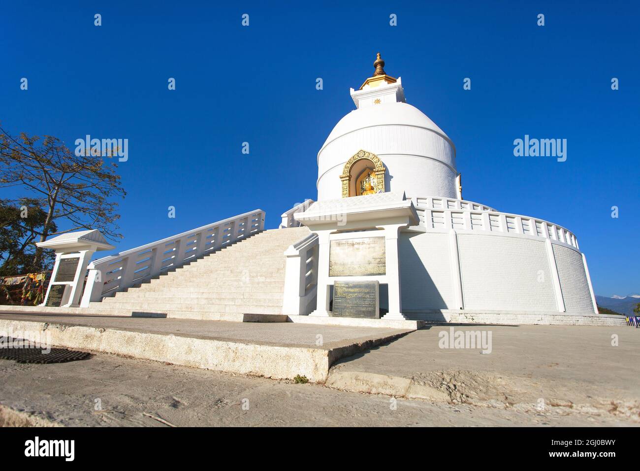 Stupa de paix mondiale près de Pokhara, région d'Annapurna, Népal Banque D'Images