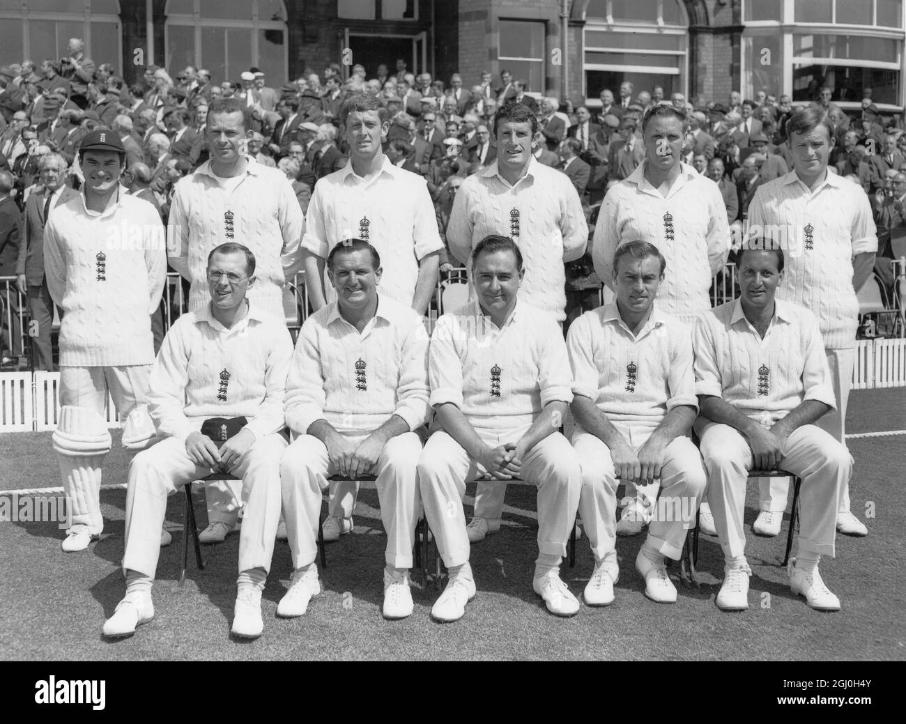 L'équipe d'Angleterre affrontera l'Australie à Old Trafford, Manchester. Retour G-D: Alan Knott , Bob Barber , Pat Pocock , John Snow , Ken Higgs , Denis amiss Front L-R: Geoff boycott , Tom Graveney , Colin Cowdrey , John Edrich , Basil d'Oliveira Angleterre contre l'Australie 7 juin 1968 Banque D'Images