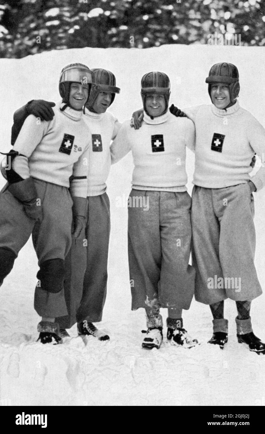 Reto Capradrutt mit der crew de l'équipe suisse de bobsleigh 'Switzerland I', deuxième dans la course de bobsleigh. (Reto Capradrutt, Hans Aiechele, Fritz Feierabend, Hans Butikofer) ©TopFoto Banque D'Images