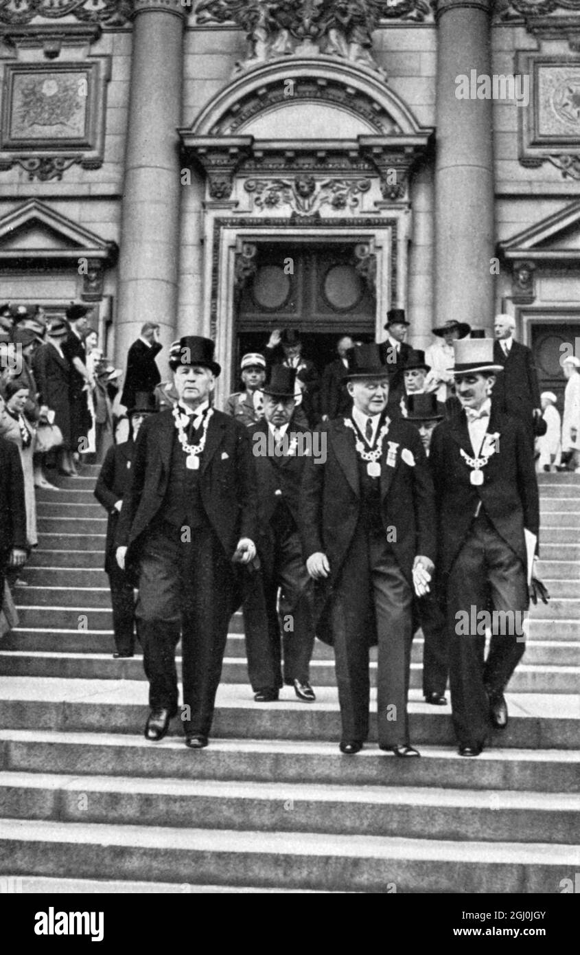 Olympiques de 1936, Berlin - le Comité International Olympique quitte la Cathédrale du citoyen de Berlin après le service le 1er août 1936. (DAS internationale Olympiche Komitee verlasst den Berliner Dom nach dem Gottesdienst am 1 août 1936) ©TopFoto Banque D'Images