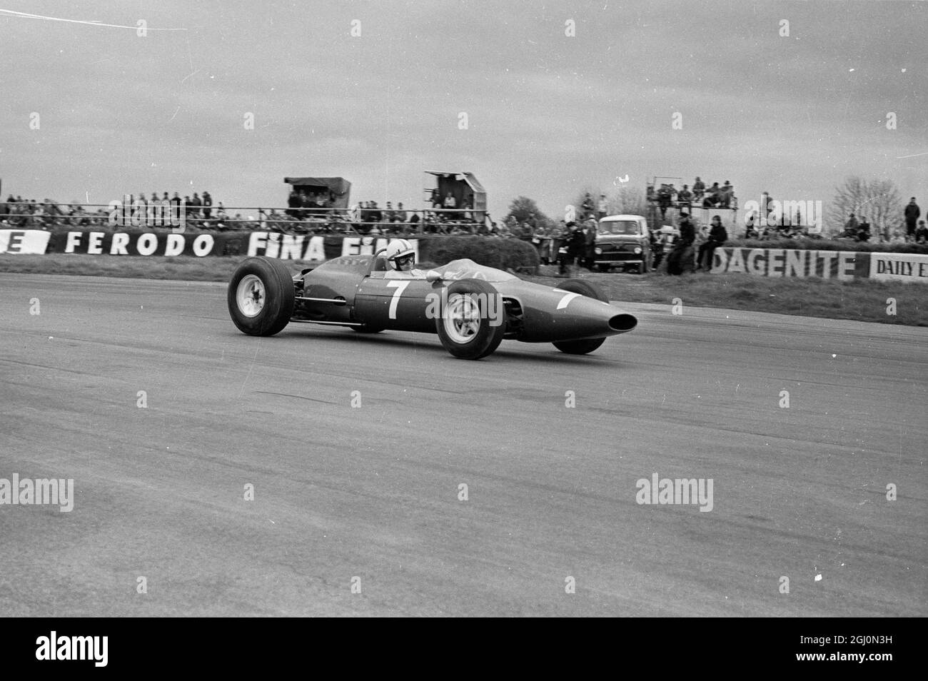 John Surtees en Grande-Bretagne pilotant sa Ferrari en Formule 1 29 janvier 1965 Banque D'Images