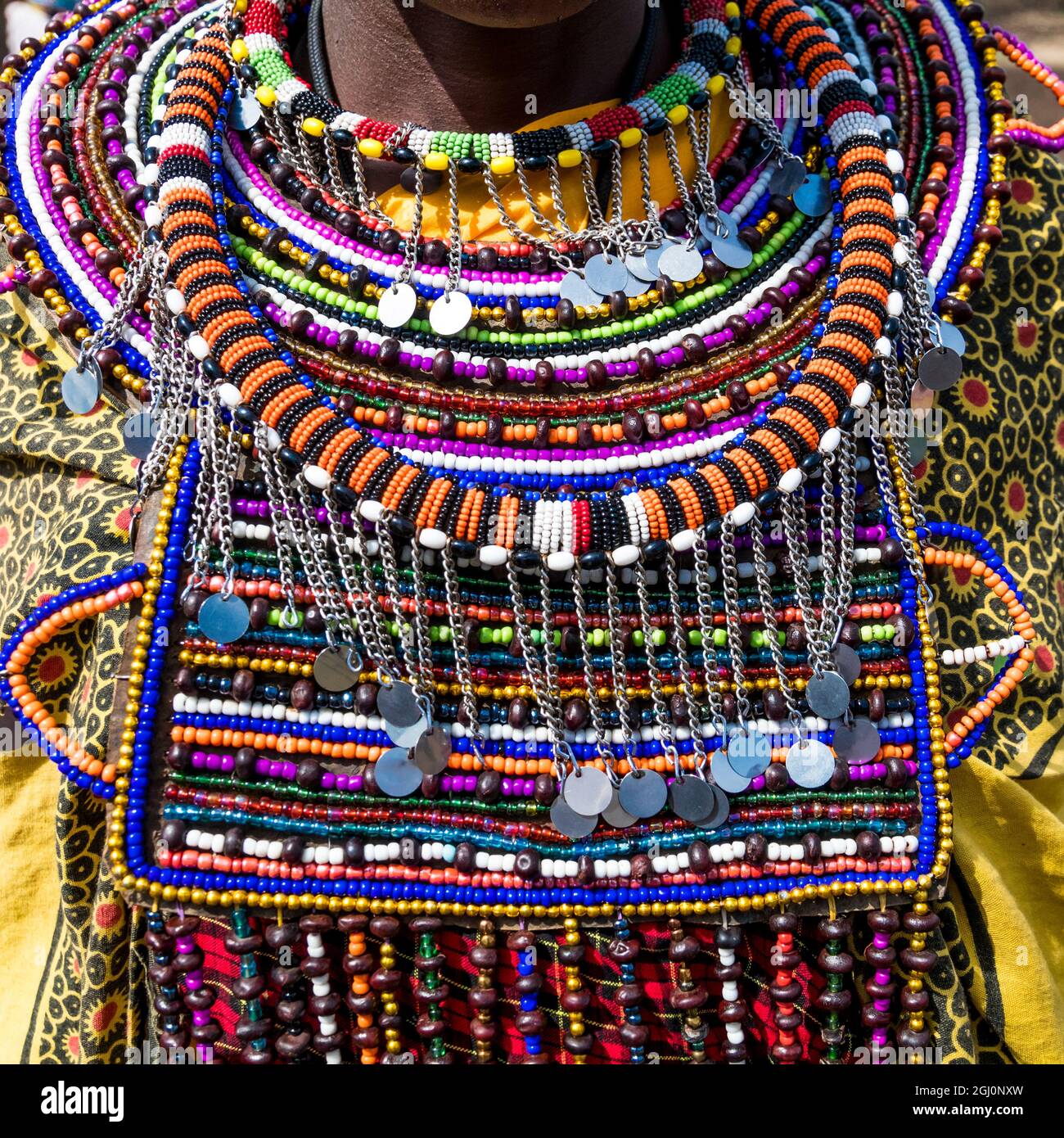 Afrique du Sud, Kenya, Masai Mara National Reserve, Mara Ashnil région. Les Masais bijoux tribaux et d'ornementation. 2016-08-04 Banque D'Images