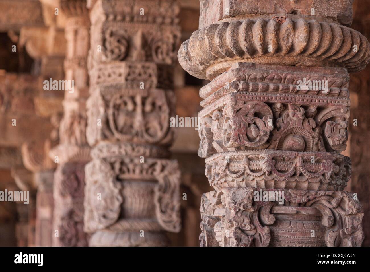 Asie. Inde. Détails de la colonne au complexe Alai-Darwaza à New Dehli. Banque D'Images