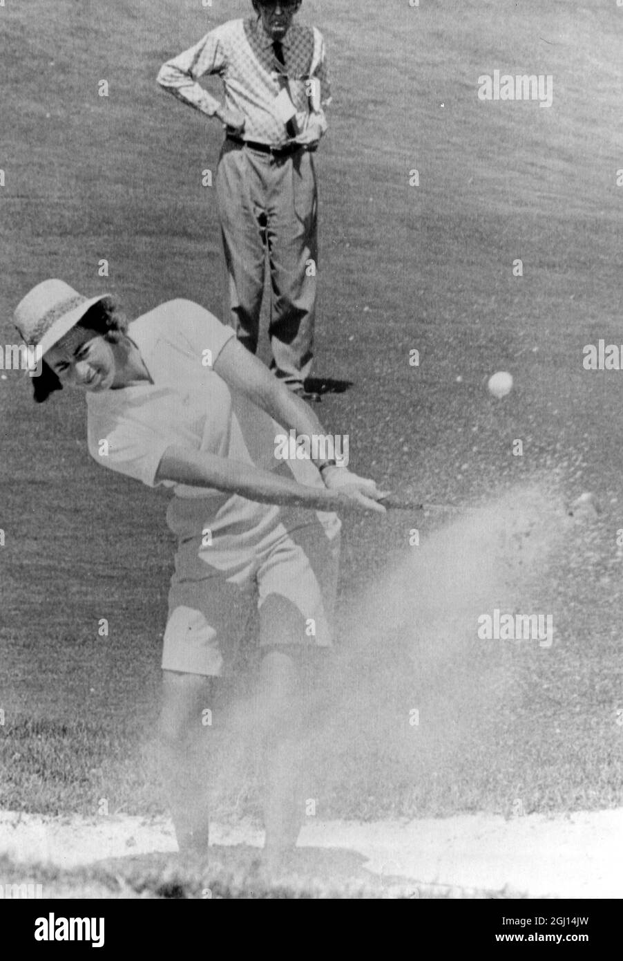 LE GOLF MARLEY SPEARMAN SORT DU 13ÈME TROU ; 19 AOÛT 1962 Banque D'Images