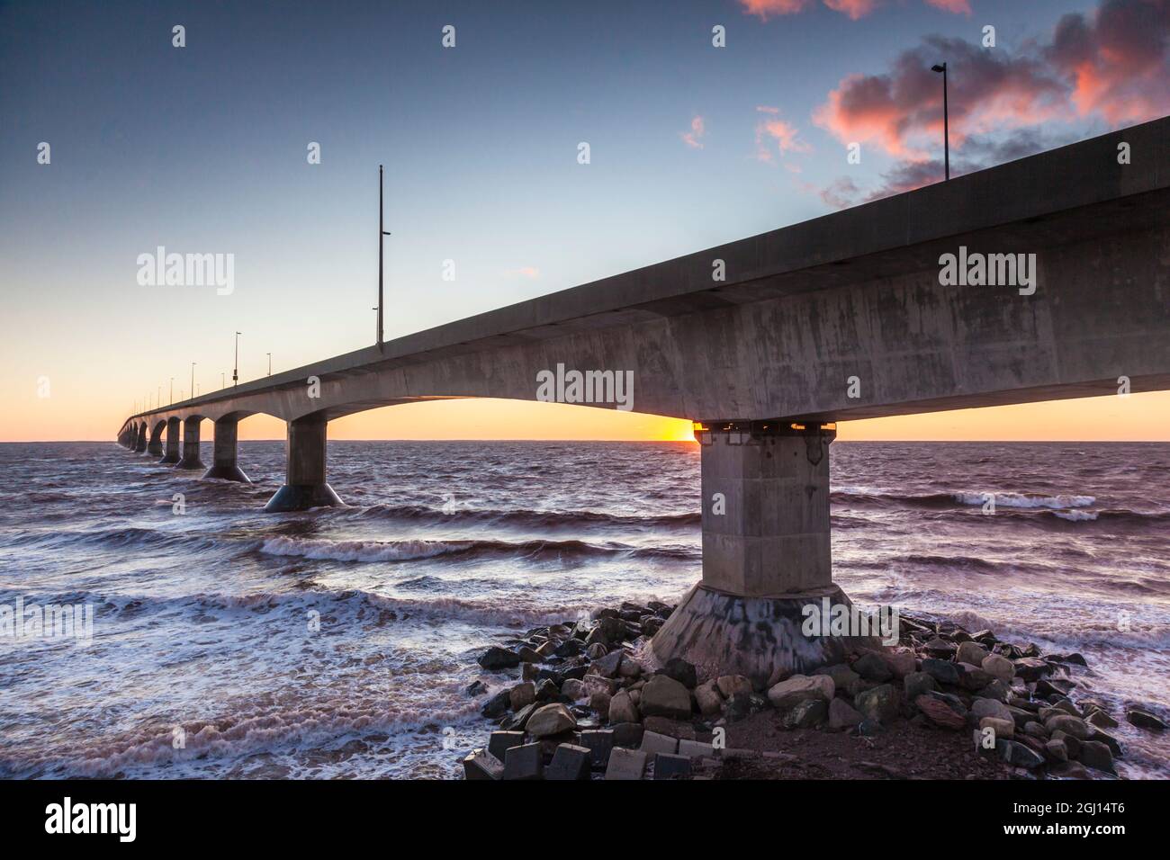 Canada, Île-du-Prince-Édouard, Borden. Pont de la Confédération, sur le détroit de Northumberland. Banque D'Images