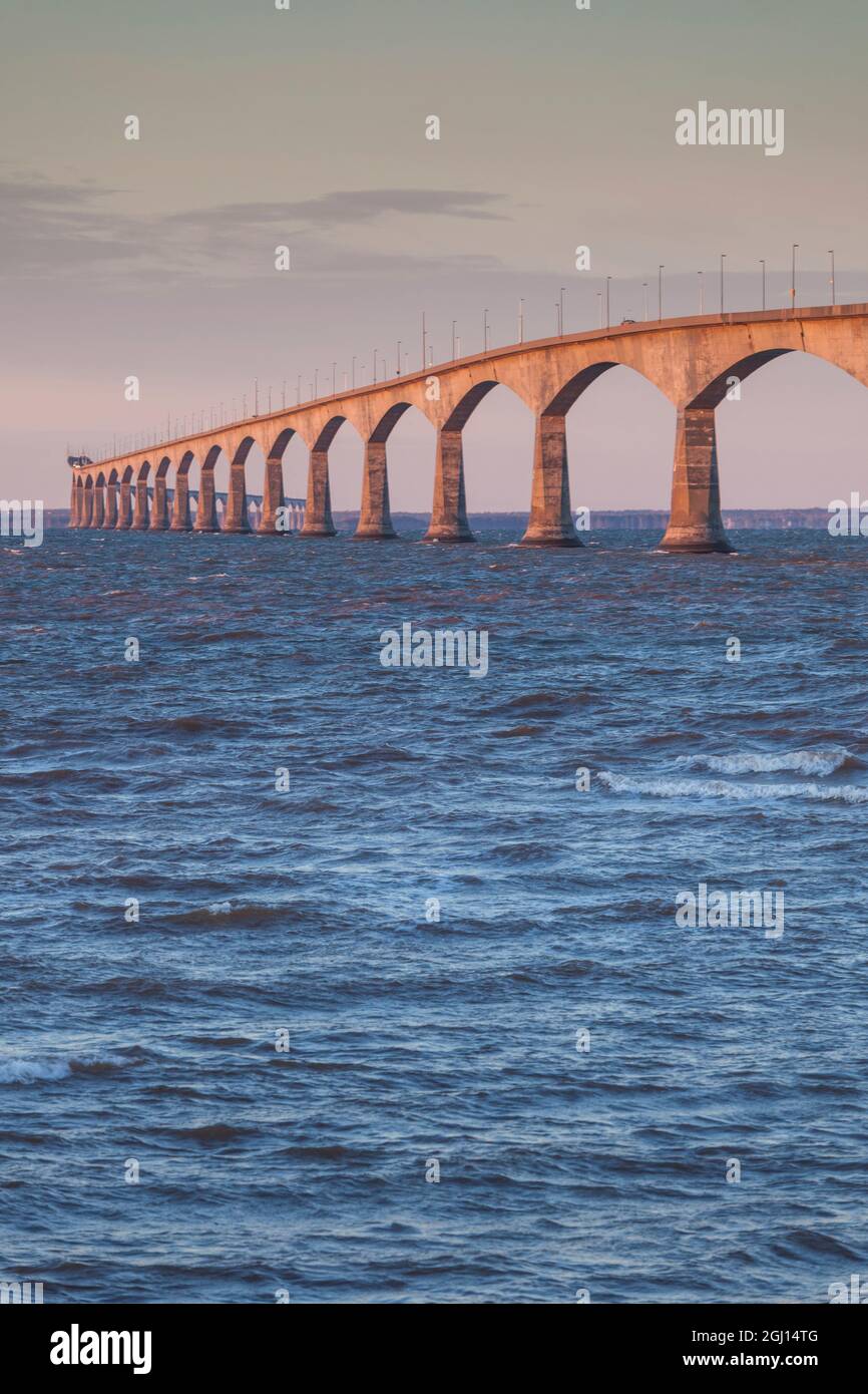 Canada, Île-du-Prince-Édouard, Borden. Pont de la Confédération, sur le détroit de Northumberland. Banque D'Images