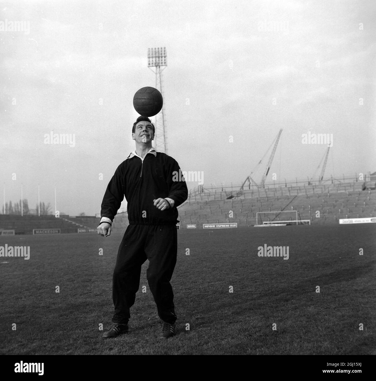 LE FOOTBALLEUR JOHNNY HAYNES EN FORMATION DE FOOTBALL ; 24 DÉCEMBRE 1962 Banque D'Images