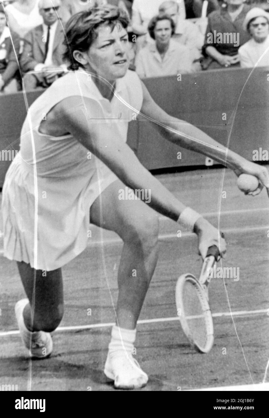 MARGARET SMITH JOUEUR AUSTRALIEN DE TENNIS EN ACTION À HAMBOURG - ; 10 AOÛT 1964 Banque D'Images
