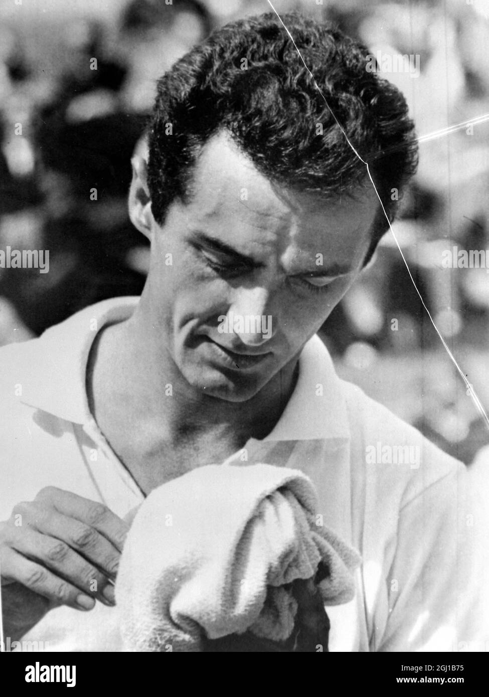 CHAMPIONNATS INTERNATIONAUX DE TENNIS DIMITRI TIM STURDZA APRÈS DAEFEAT À BUNGERT À HAMBOURG ; 12 AOÛT 1964 Banque D'Images