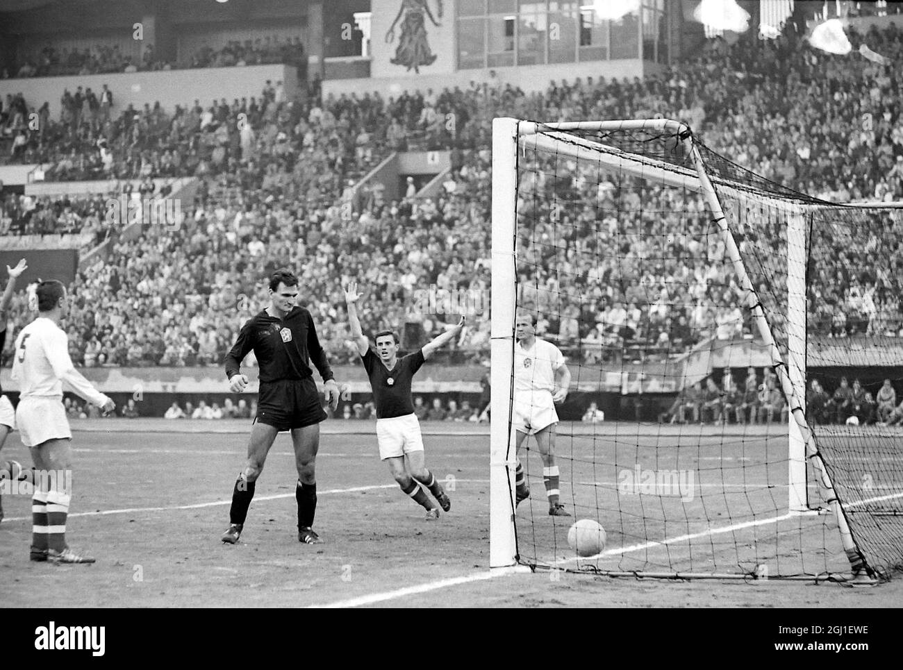 Gazette Dello Sport Du 16 Octobre 1964 (Olympiques Tokyo, Anderlecht, Inter)