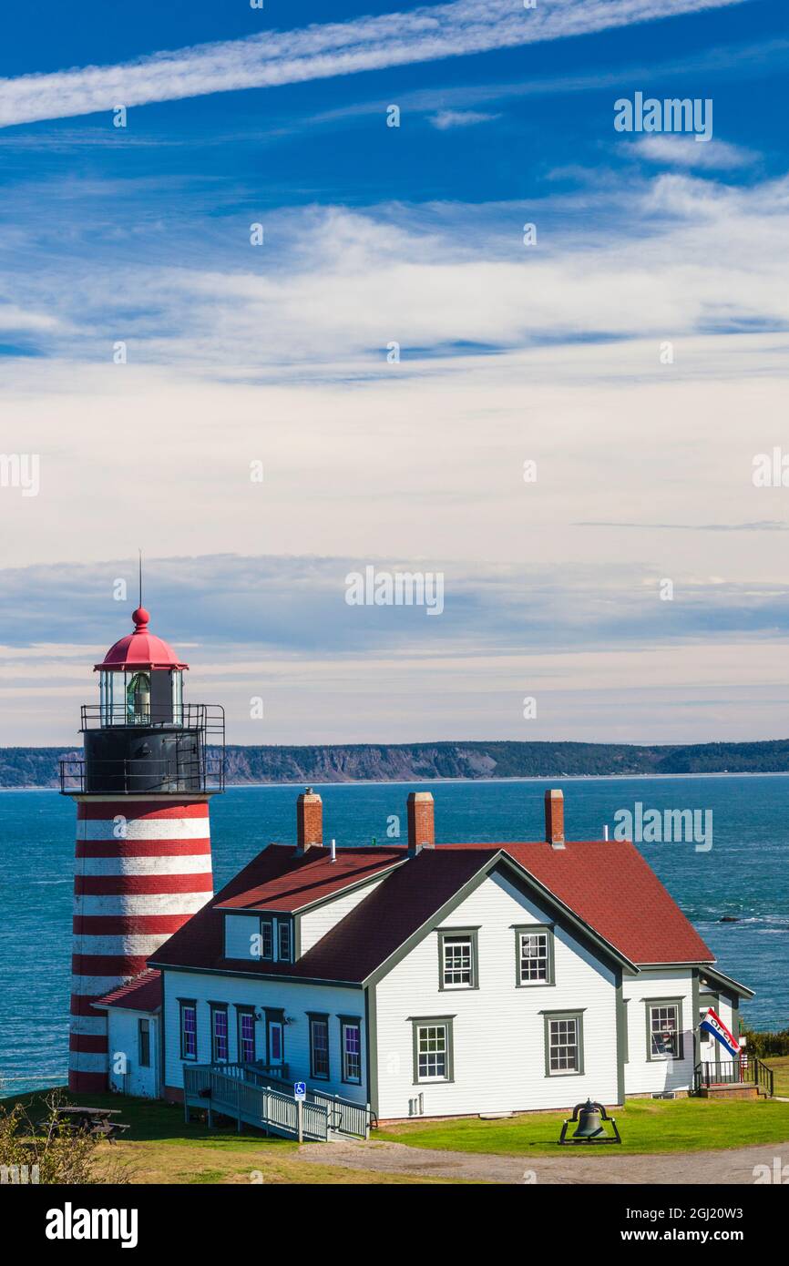 États-Unis, Maine, Lubec. Lumière West Quoddy Head. Banque D'Images
