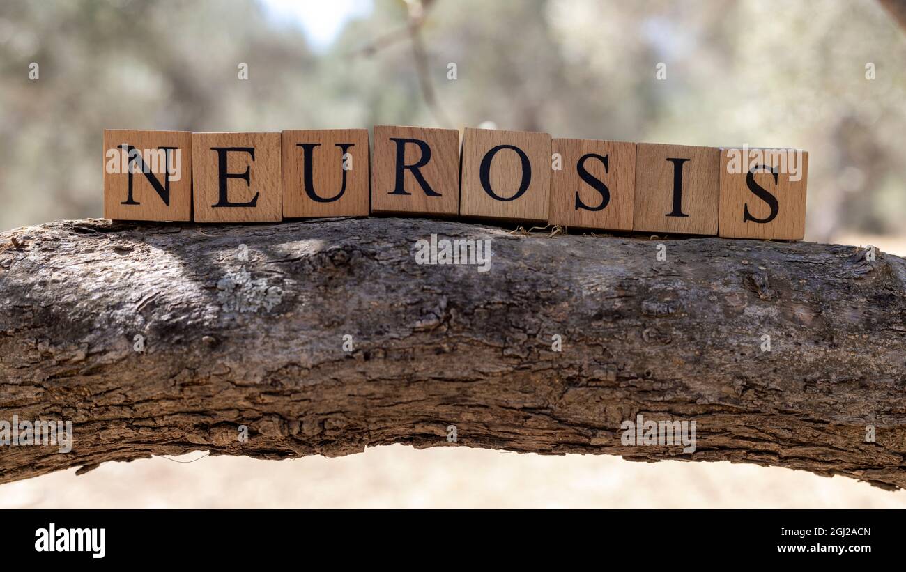 Le mot neurosis a été créé à partir de blocs de bois. Sociologie et vie. Gros plan Banque D'Images